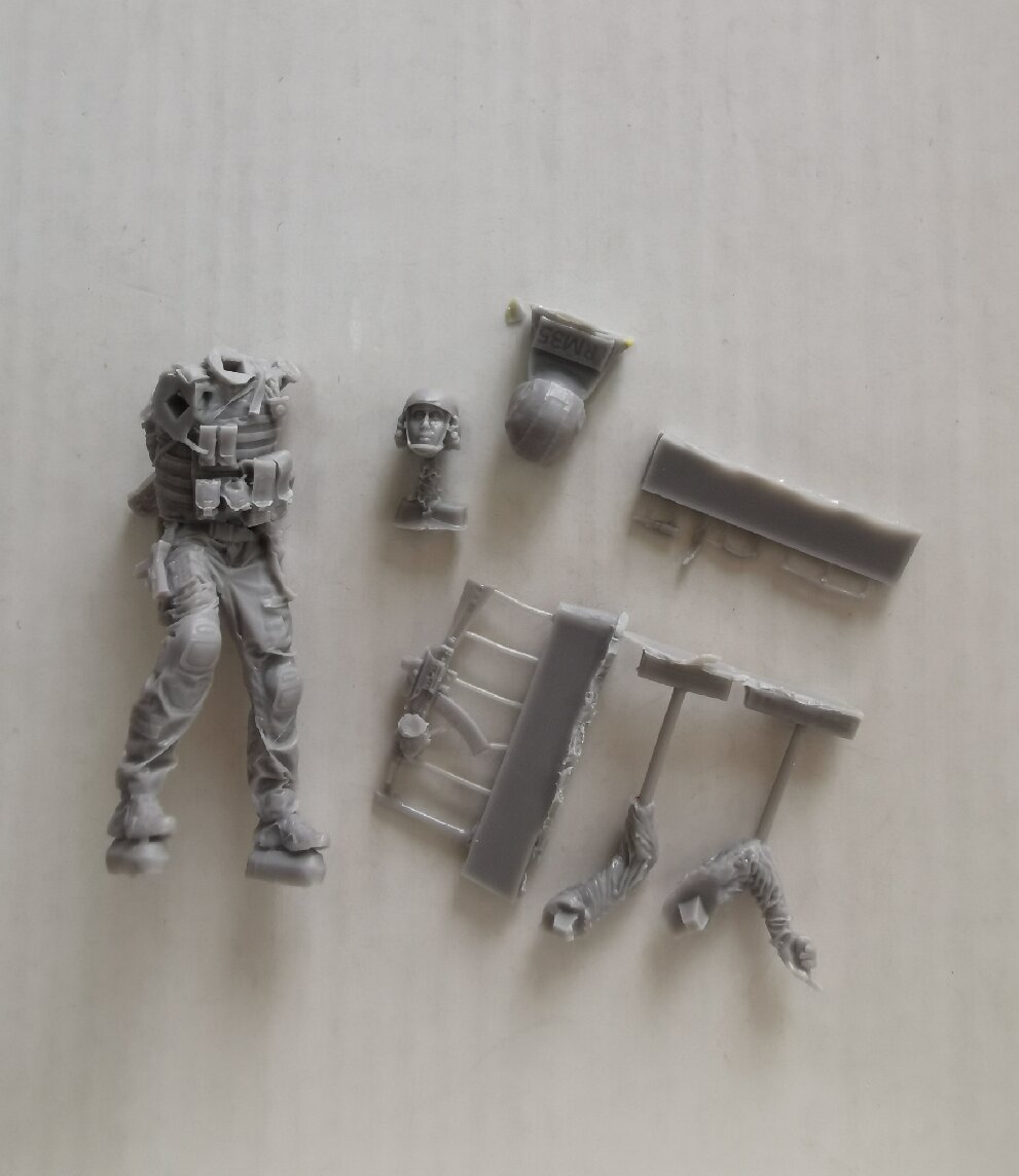 1:35 모델 키트 수지 키트 35730 현대 군인 사 - Model Kit Entry Grade 리뷰 및 가격